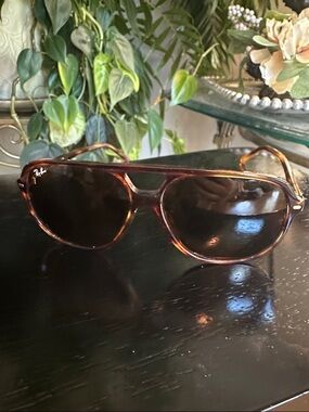 Ray-Ban RB2198 Tortoiseshell Frame Sunglasses with Brown Lenses EUC no case
